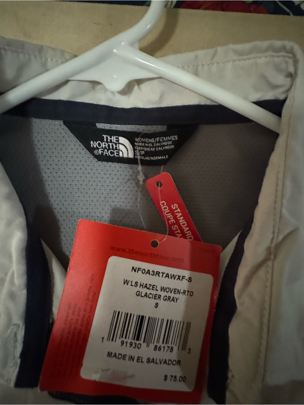 The North Face Women's Hazel Woven Jacket - Glacier Gray with Navy Trim